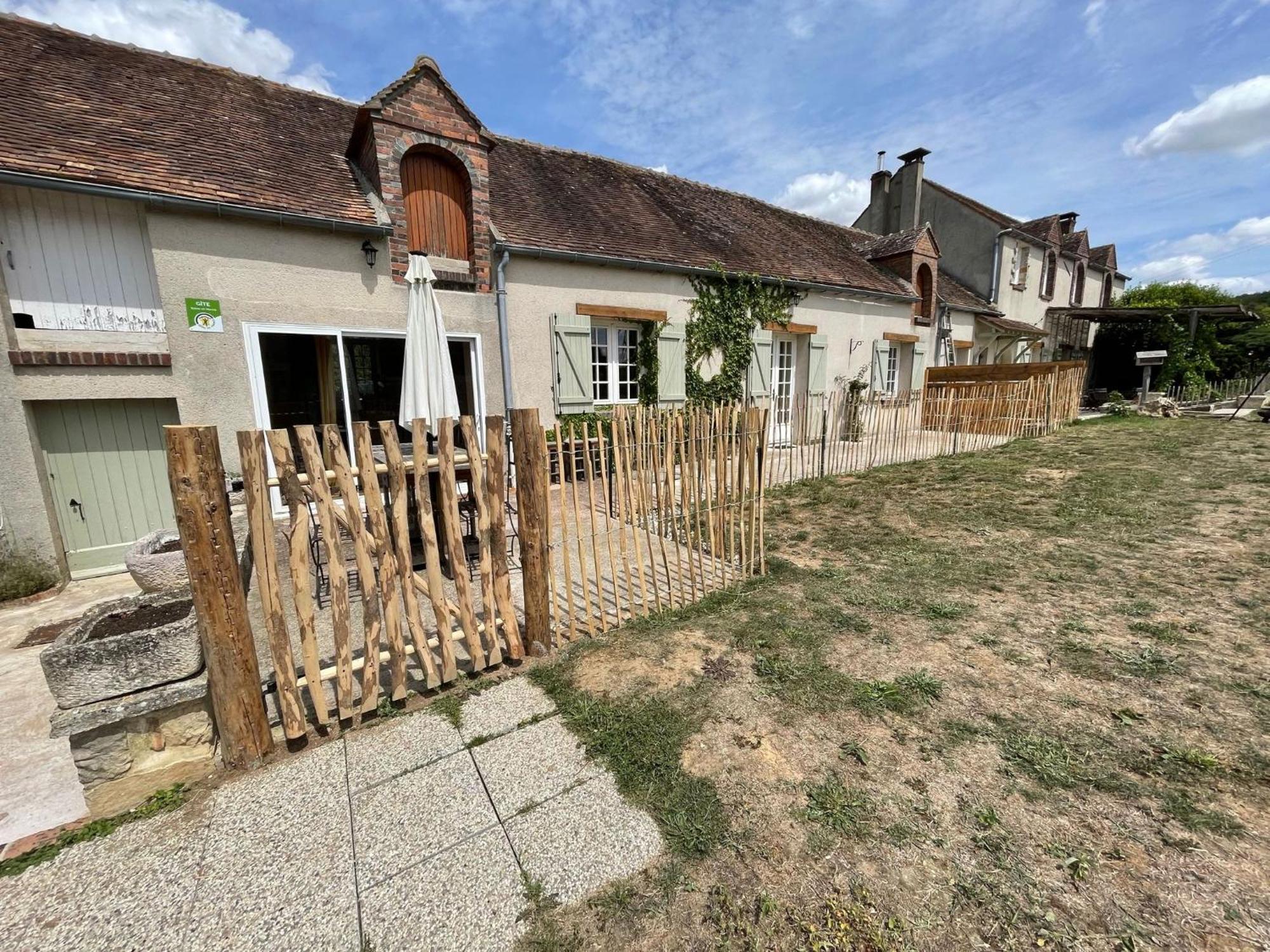Hotel Le Gite De Gaia Villemer  Exterior foto